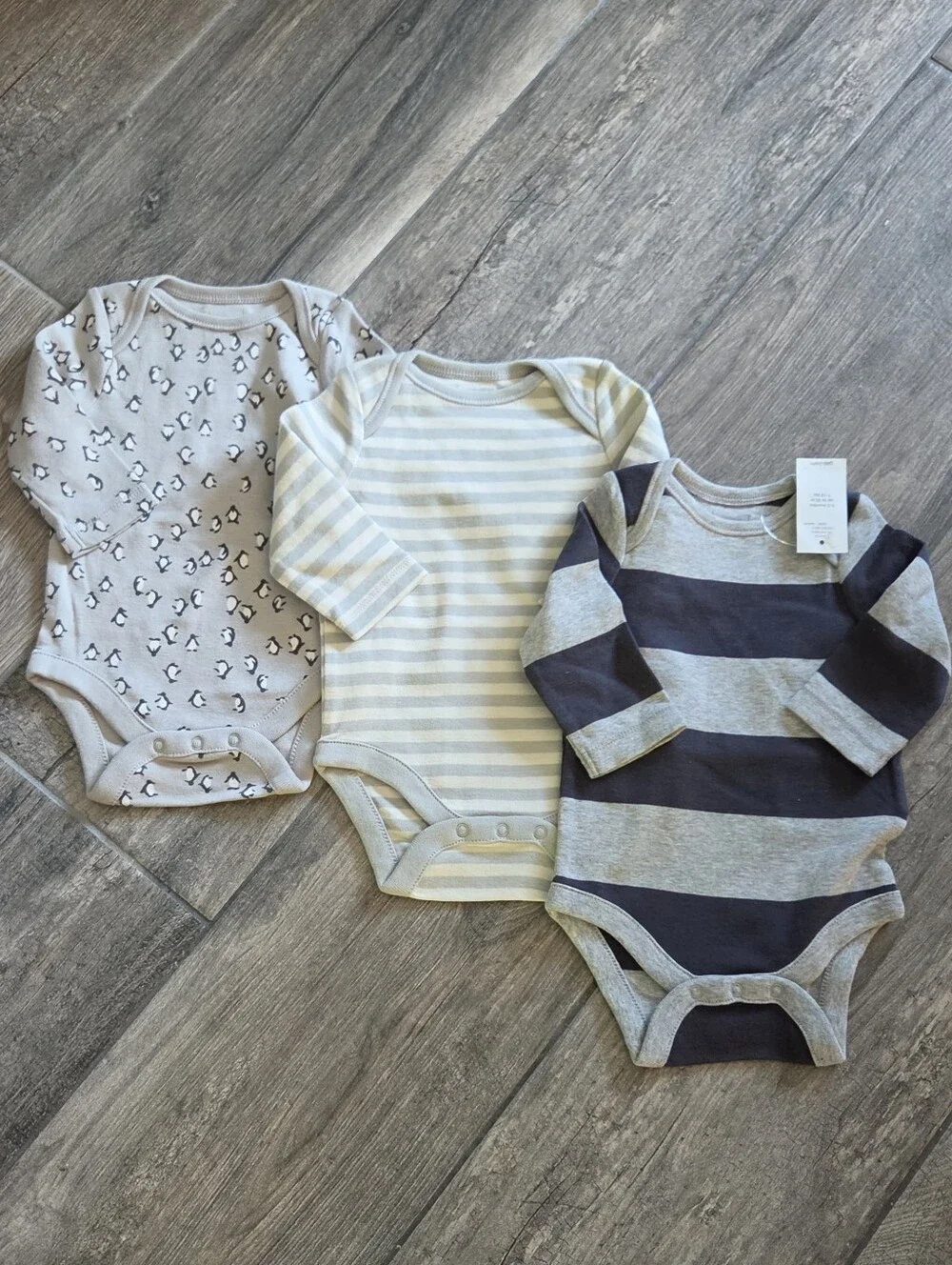GAP Baby NWT 0-3 Months Gray Winter Bodysuit Set (3) and Footie Pants